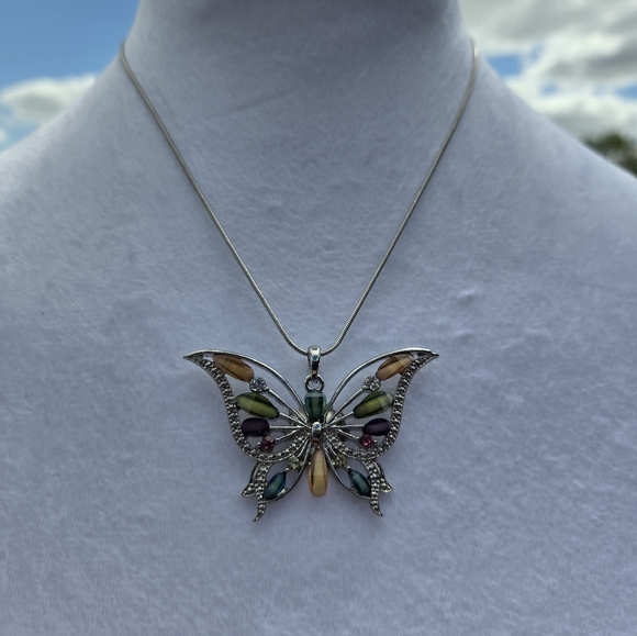 Elegant Multicolor Butterfly Pendant Necklace - Picture 3 of 9